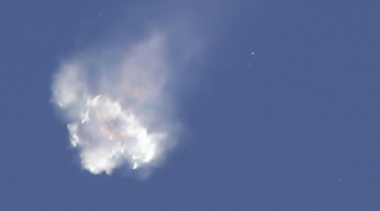 SpaceX Falcon 9 rocket disintegrates after launch