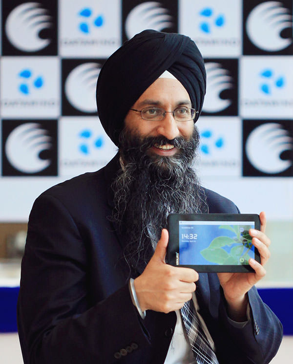 Suneet-Singh-Tuli,-President-&-CEO,-DataWind-Inc