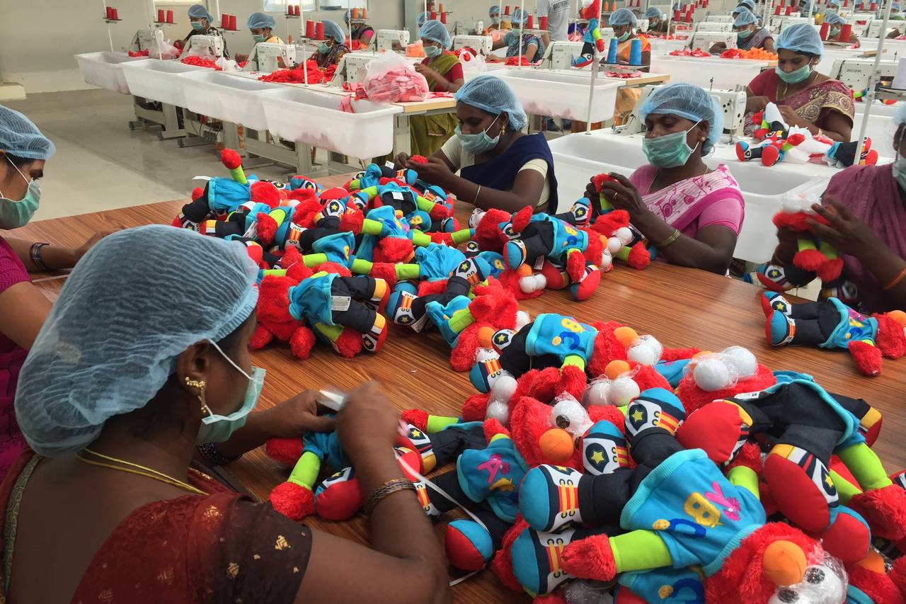Despite economic difficulties Indian toymakers pledge to make India a toy manufacturing hub