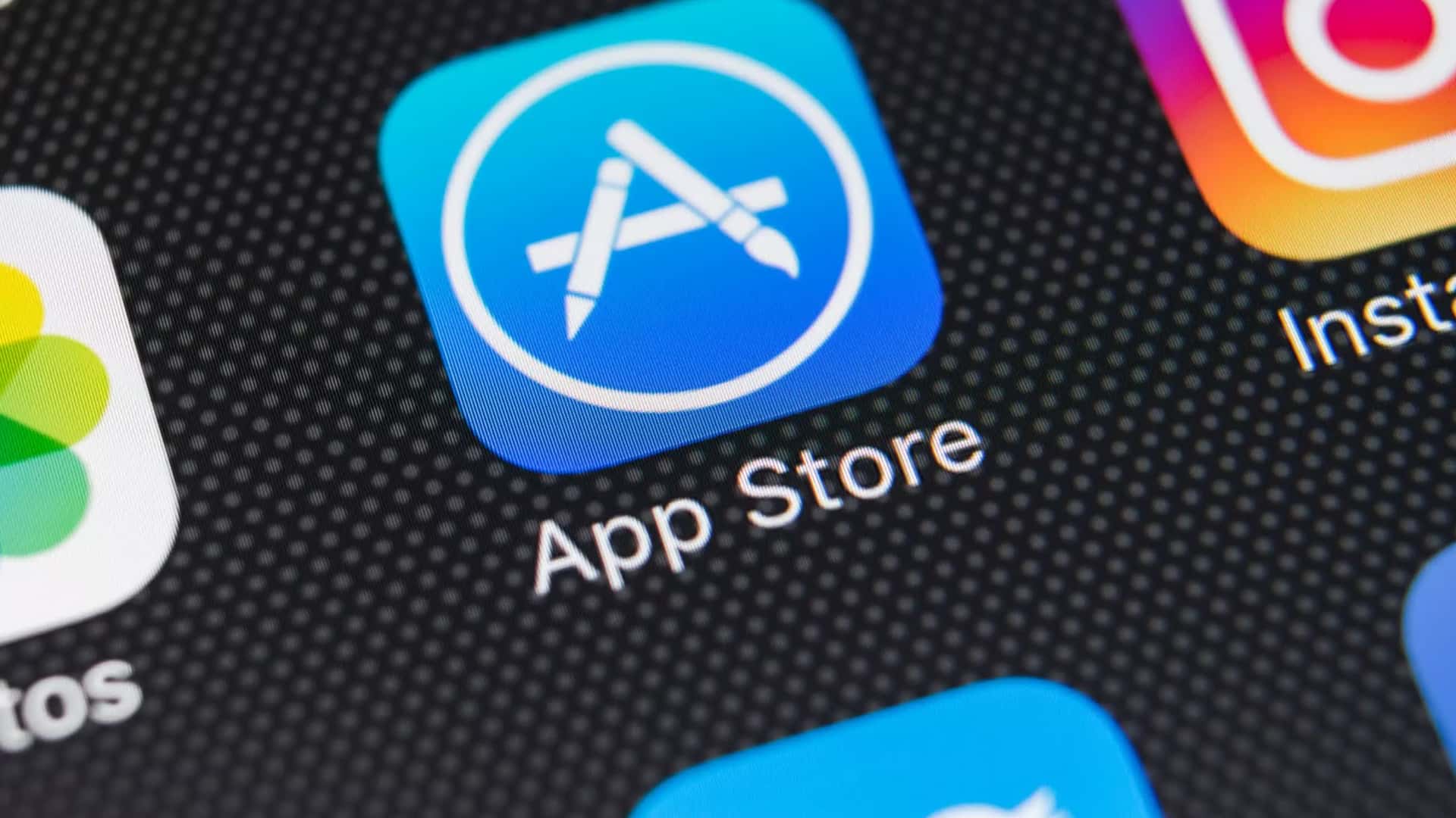 Apple cuts App Store commission to 15% for small businesses