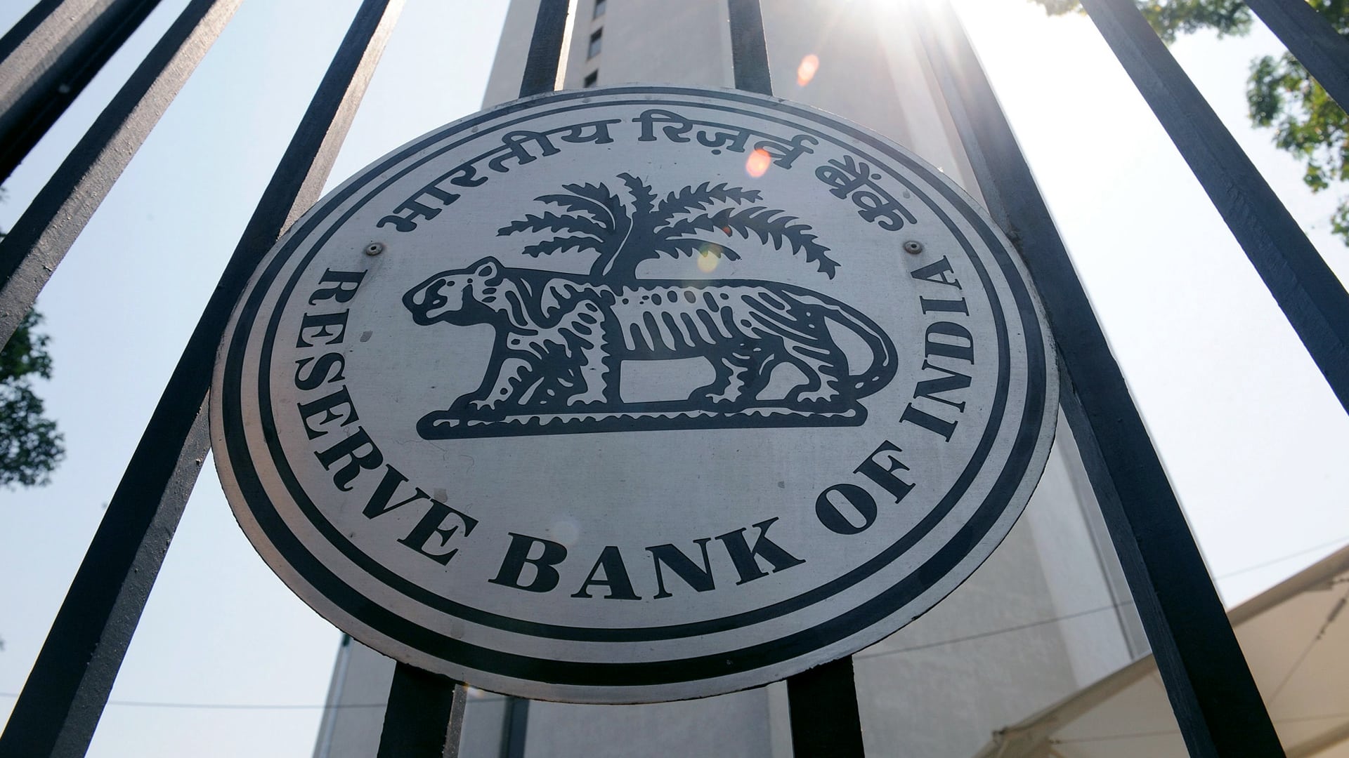 rbi cancels licence of pune-based co-operative bank