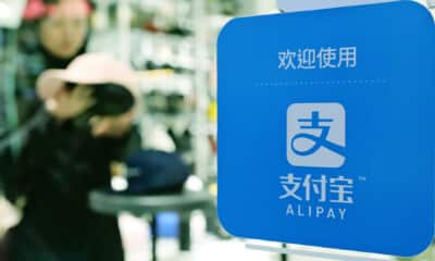 Trump orders ban on transactions with eight more Chinese apps