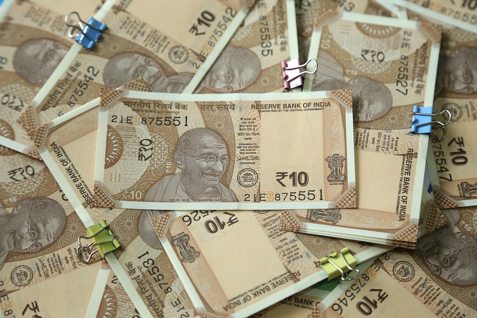 Indian rupee, only Asian currency to strengthen amid losses