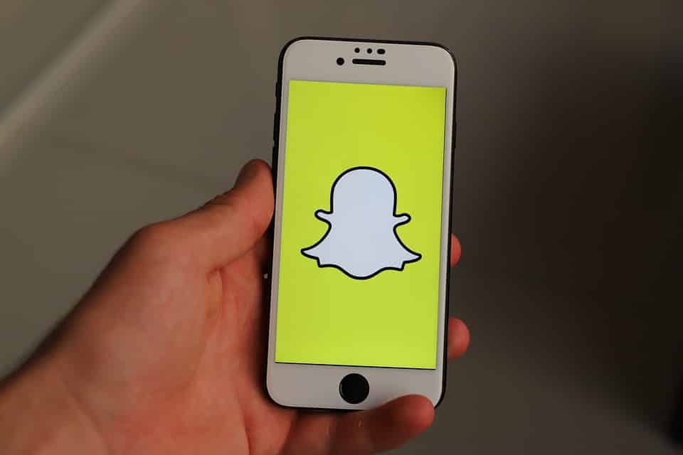 Snapchat heats up competition with new short video feature – Spotlight