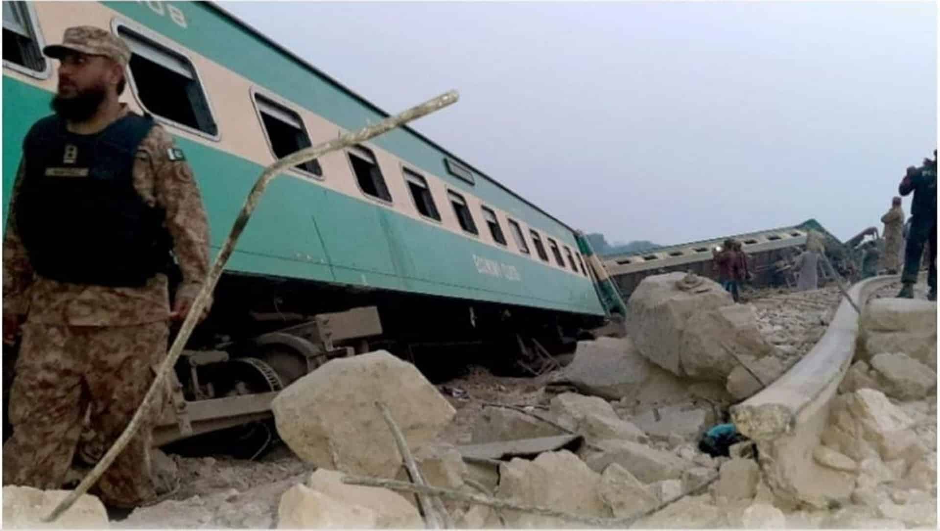 pakistan train mishap