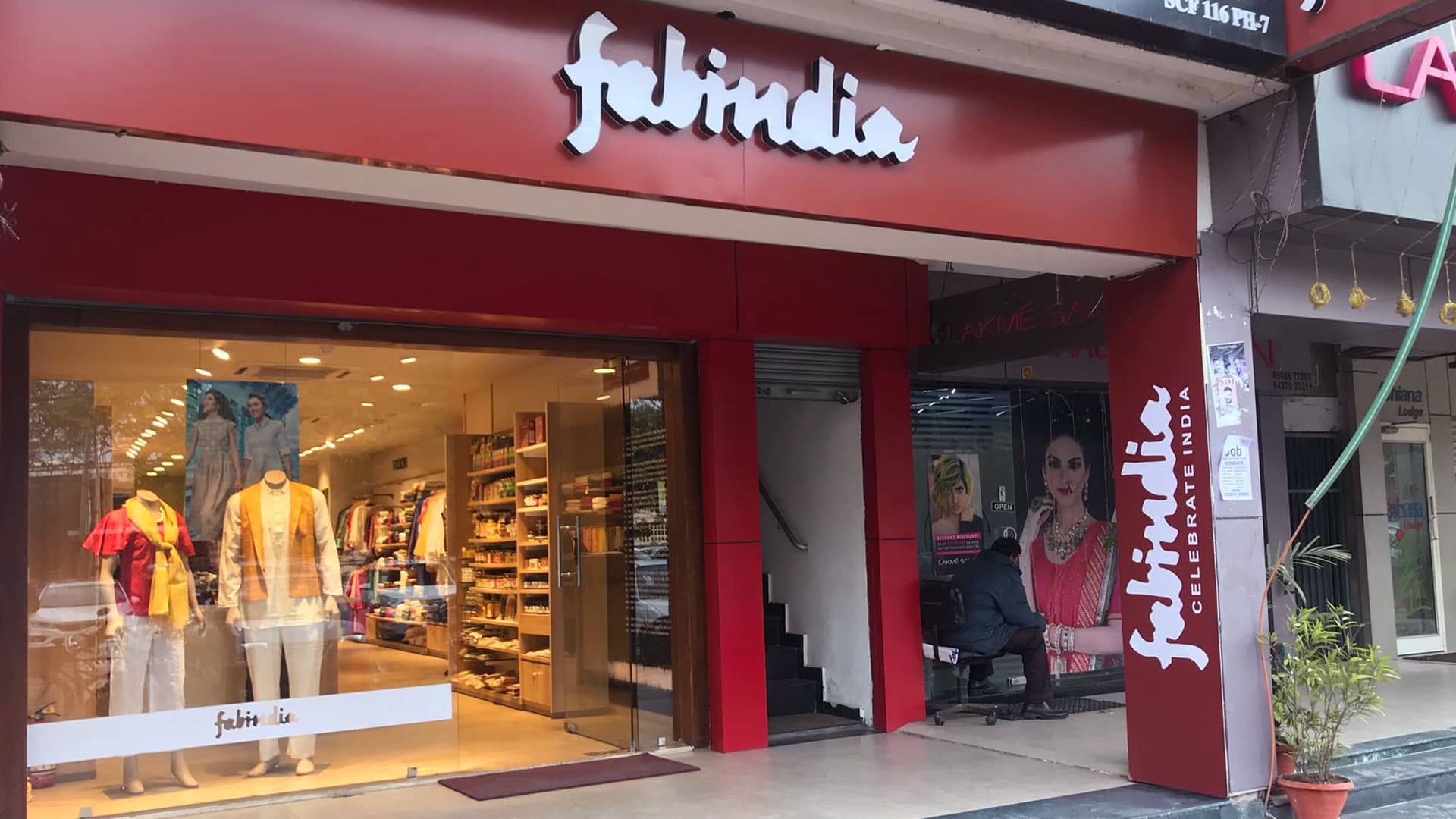 Fabindia appoints bankers to raise up to USD 1 bn from IPO