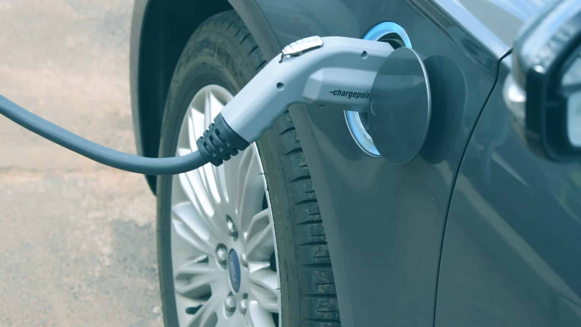 Hero Electric joins hands with Massive Mobility to set up 10,000 EV charging stations