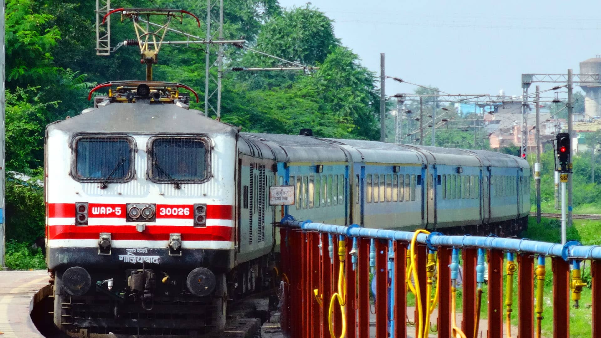 Railway Min withdraws decision on sharing IRCTC convenience fee; shares recover losses