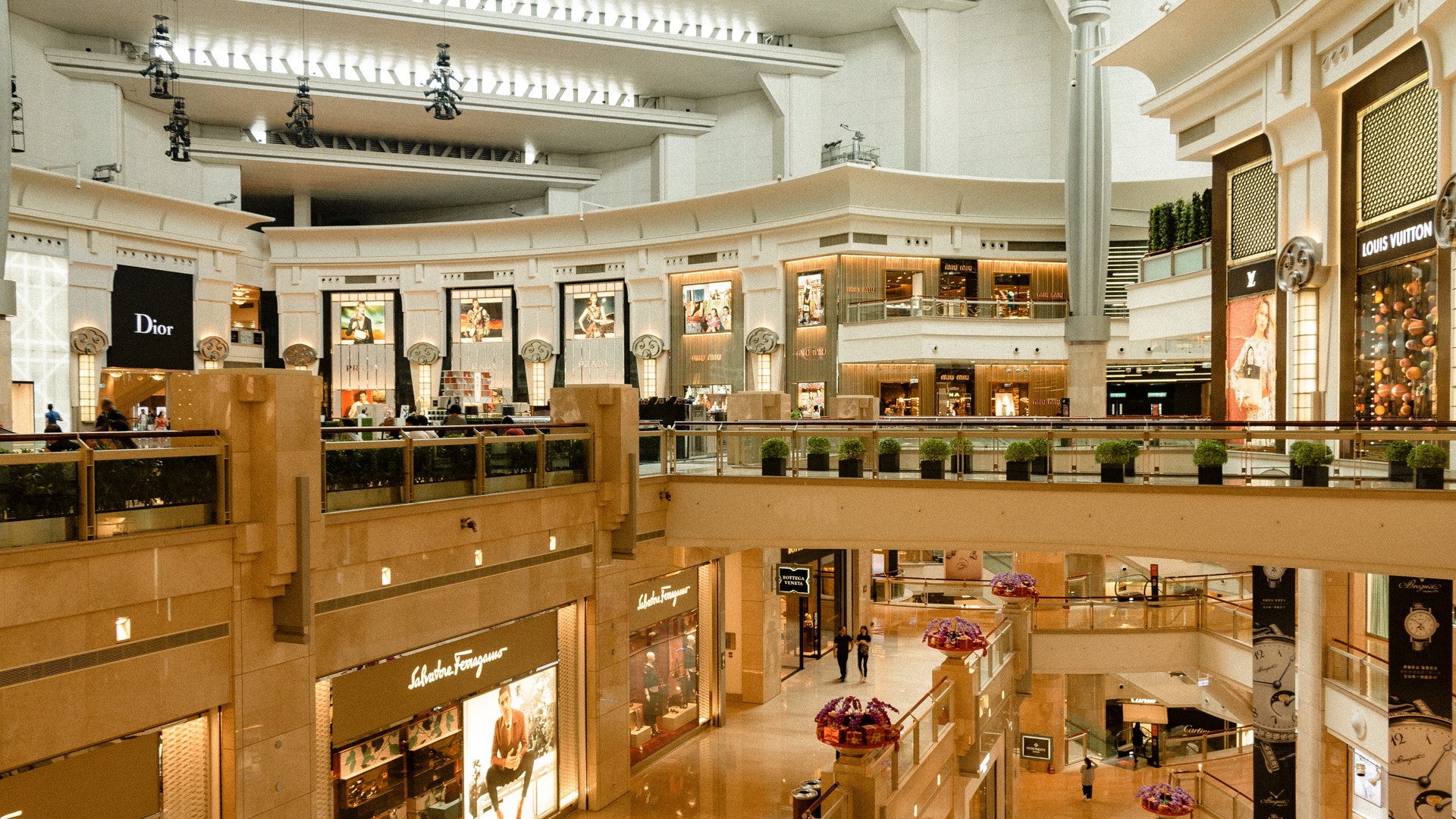 Business rebounds to almost pre-pandemic levels, malls record higher percentage of revenue