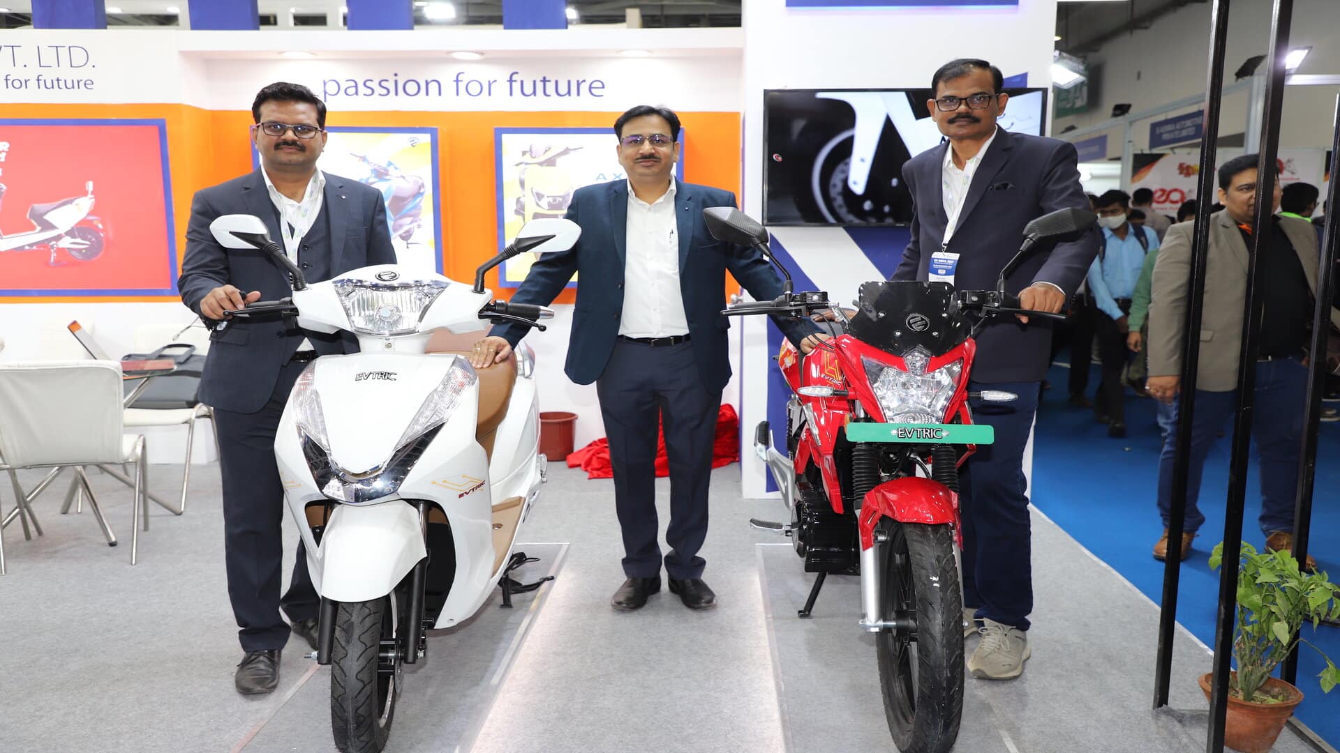 EVTRIC Motors introduces 3 electric two-wheelers at EV India Expo 2021