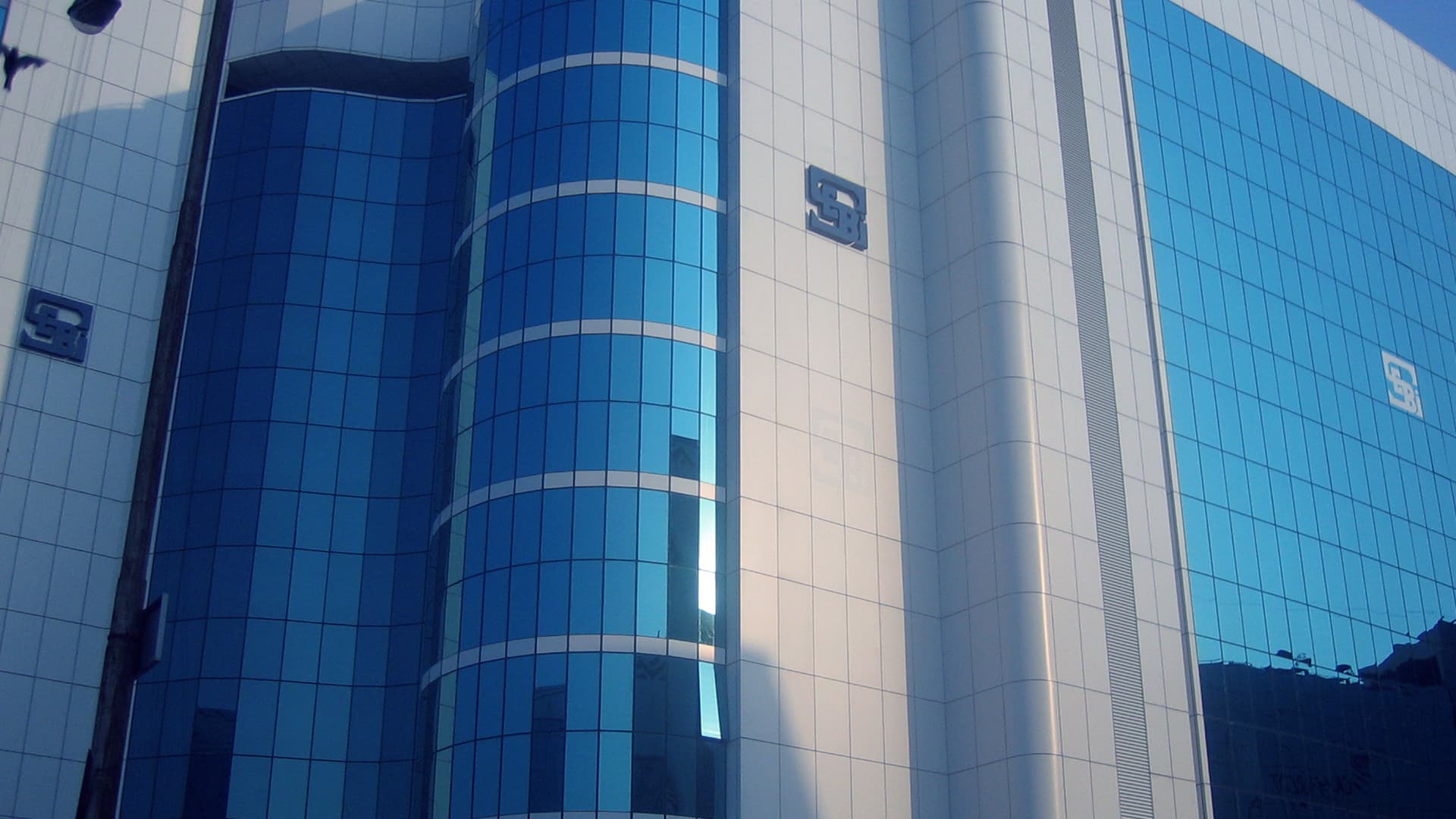 Sebi amends rules to simplify procedure for transmission of securities