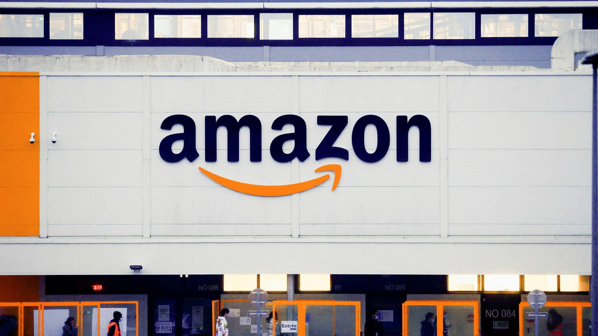Amazon sends notice to Future Group promoters to stop transaction with Reliance