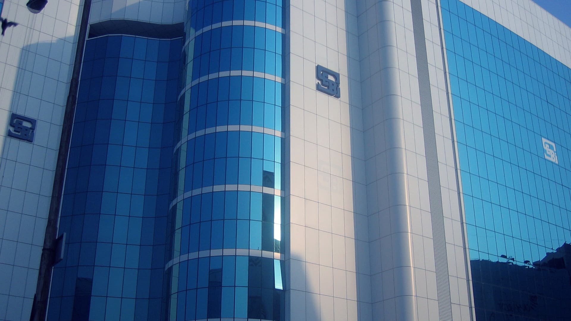 Sebi forms advisory committee on hybrid securities to facilitate greater retail participation