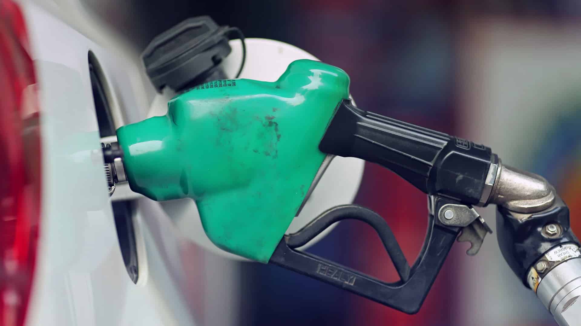 Centre ready to bring fuel under GST: Petroleum Minister Puri