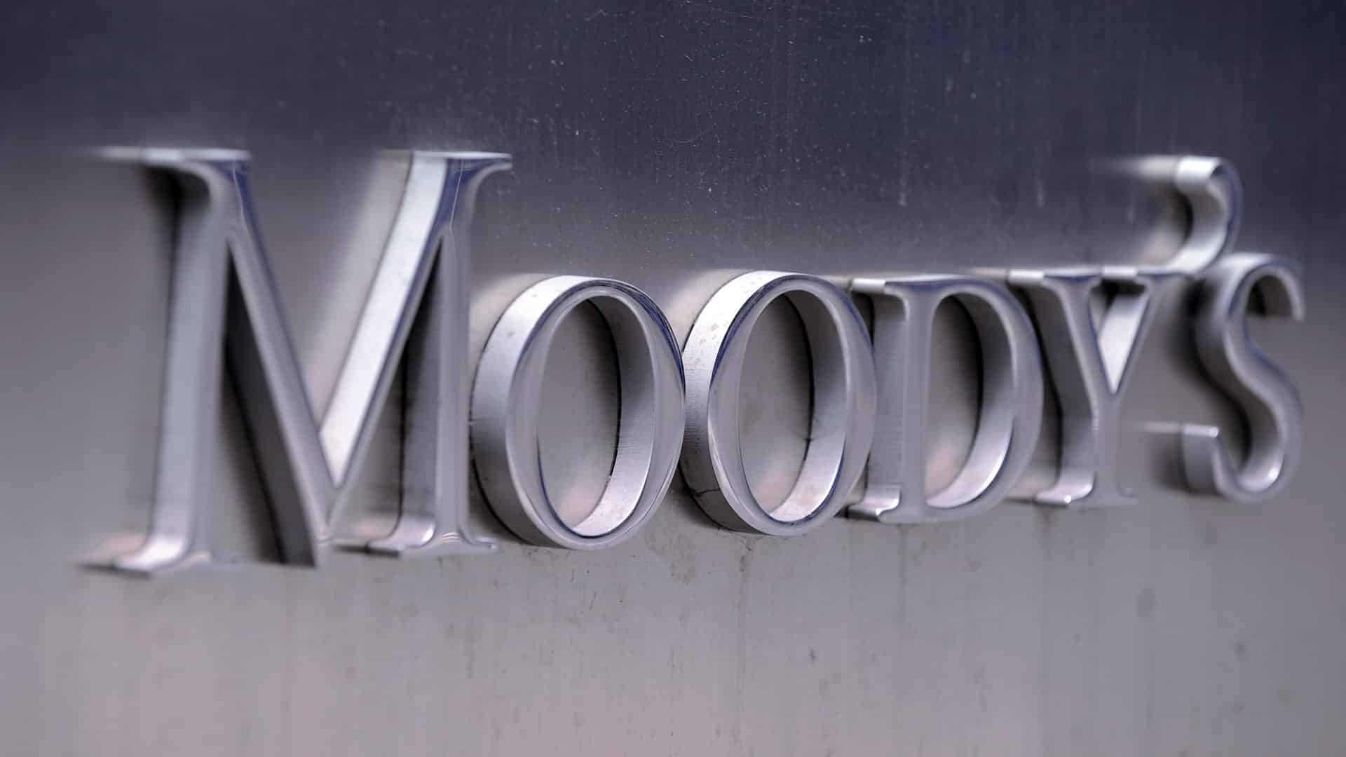 Moody's accords negative credit outlook to countries on high prices, slowing growth