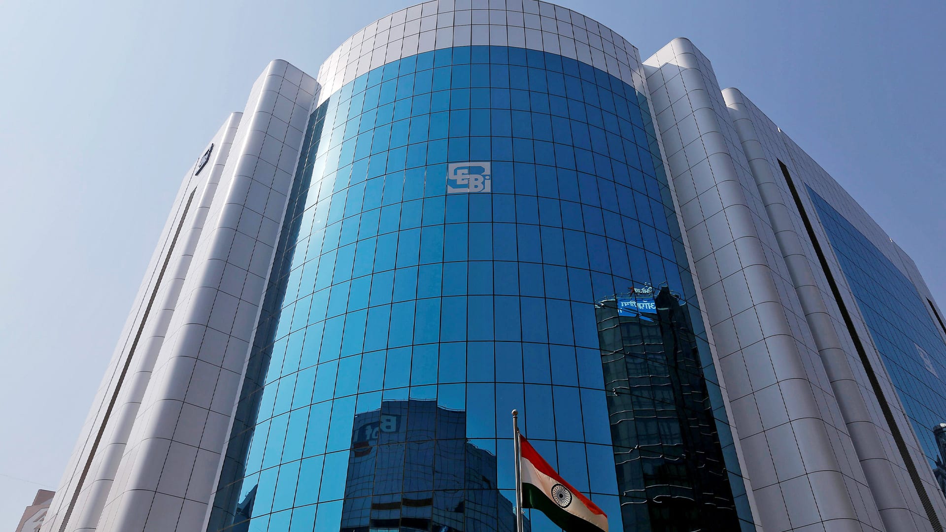 Sebi amends norms; brings in buying, selling of mutual funds under insider trading rules
