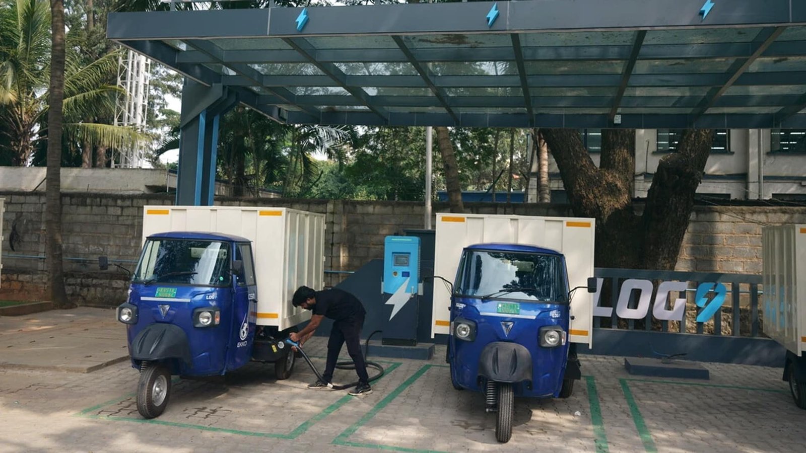 Log9 Mobility ties up with Pulse Energy to introduce WhatsApp-based payments at EV charging stations