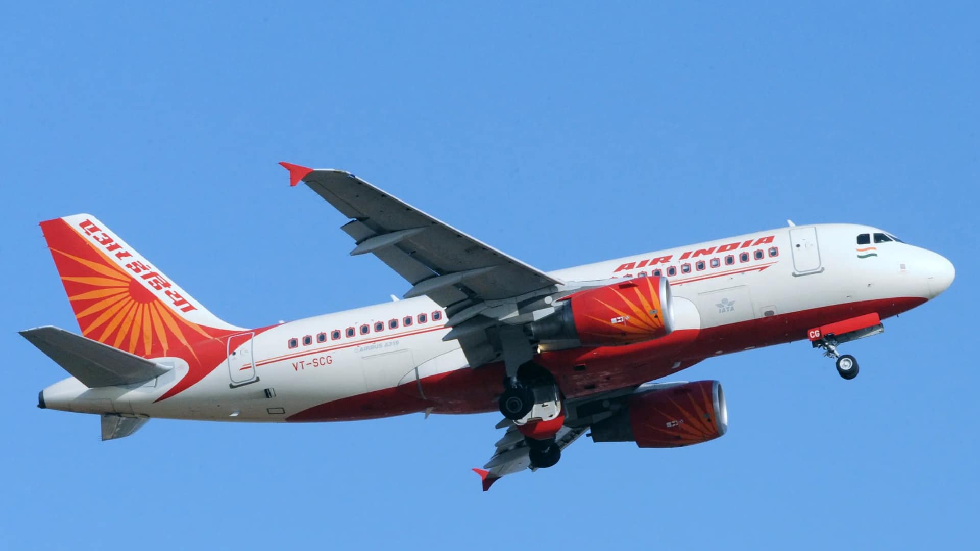 Air India to hire 5,100 cabin crew, pilots in 2023