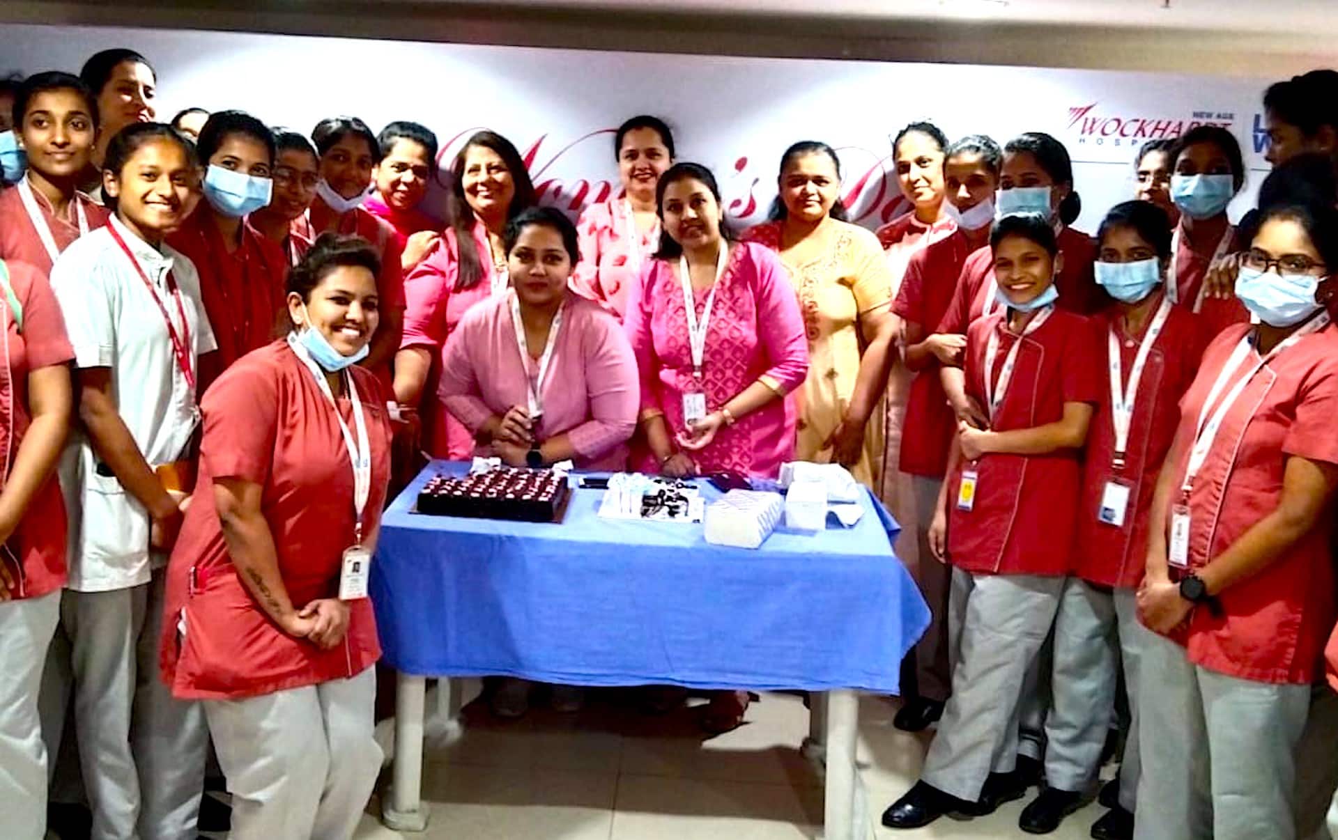 Wockhardt Hospitals, Mumbai Central kicks off their campaign “I am Fearless” & celebrates Women’s day with their women staff.