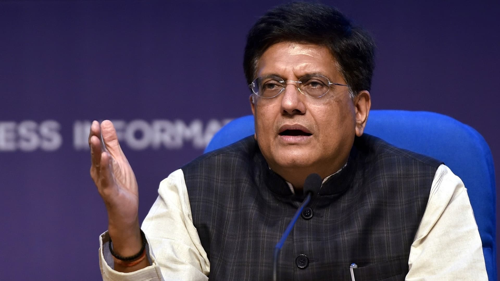 Goyal holds interaction with over 50 top-performing Youtubers in India