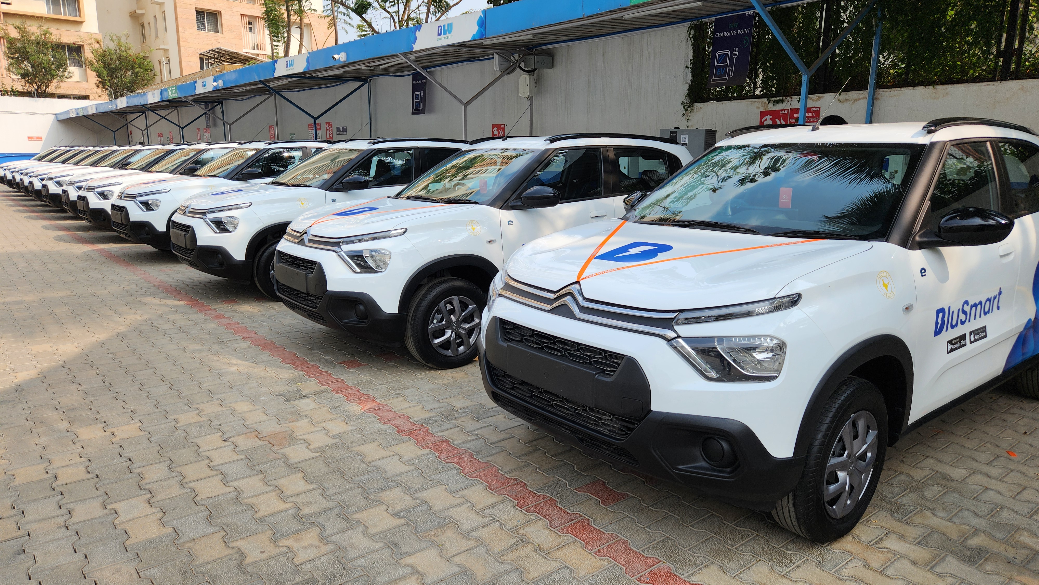 First 125 units flagged off at BluSmart’s EV charging superhub in Bangalore