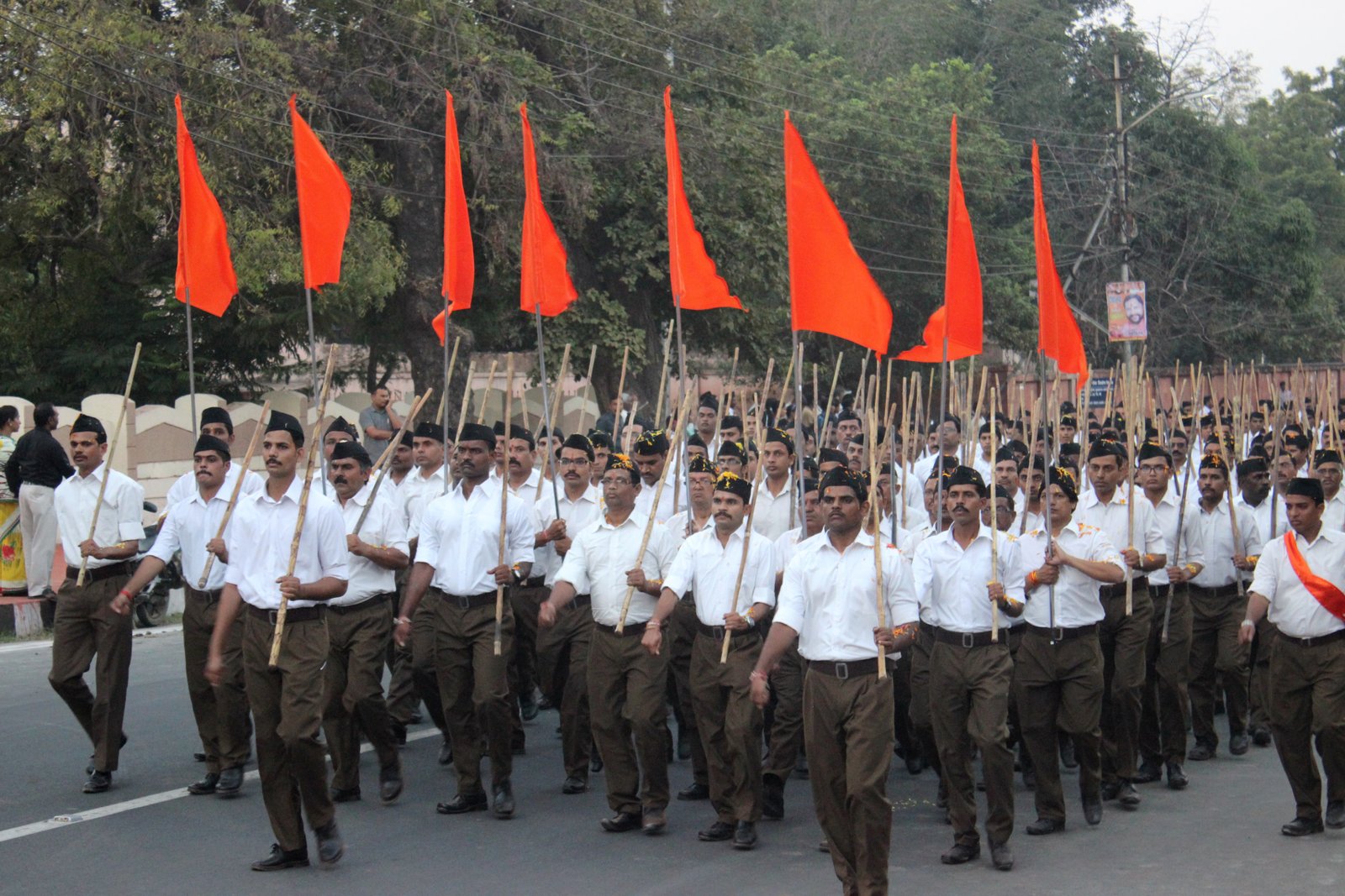 Congress on Modi Govt. Decision to Lift Ban on Bureaucrats in RSS