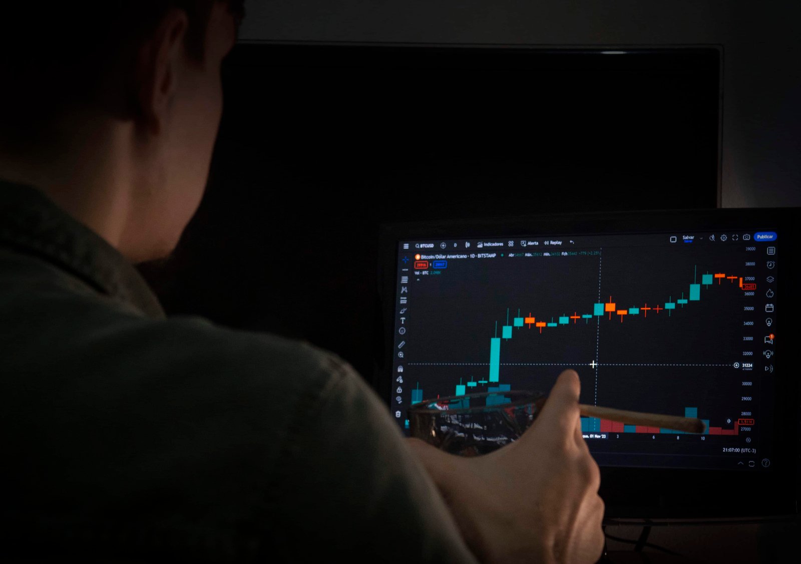 Coinbase Hacker Trolls Crypto Sleuth ZachXBT After $42 Million Bitcoin Heist, Sparks Industry Outrage