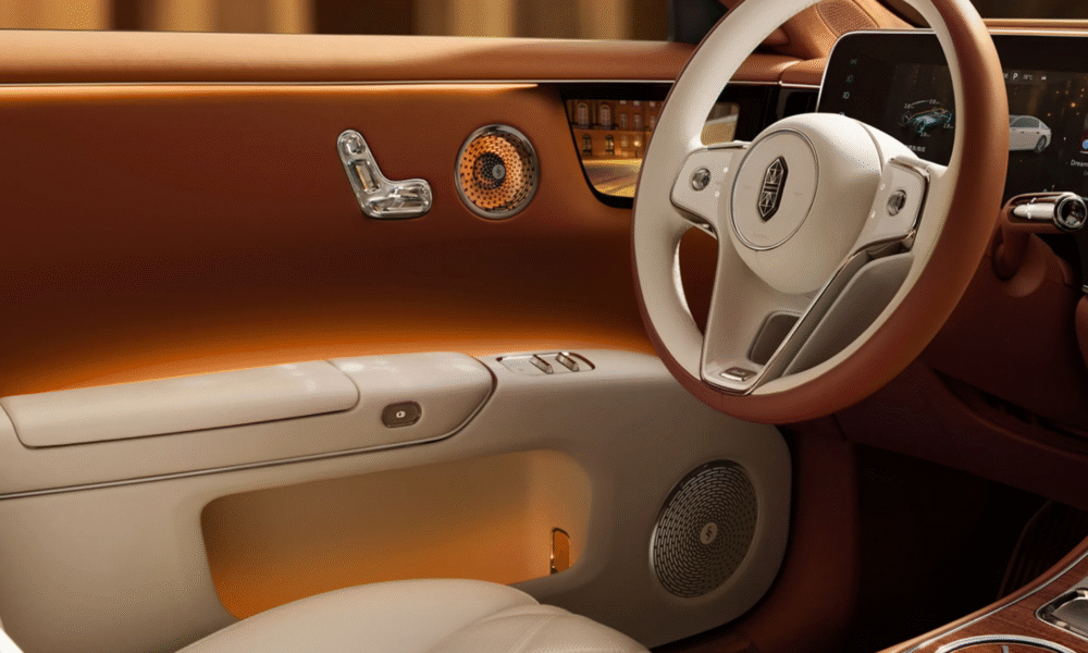 Huawei-Backed Maextro S800 Interior