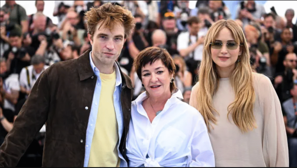 Die My Baby - Jennifer Lawrence, Robert Pattison and Lynne Ramsay at Cannes
