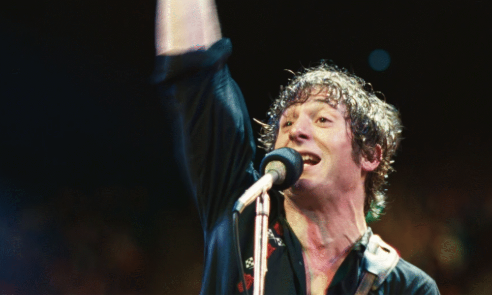 Jeremy Allen White Channels Bruce Springsteen in Electrifying “Born to Run” Clip from Deliver Me From Nowhere