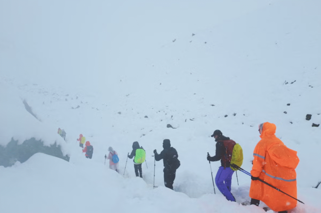 Mount Everest Blizzard trapping more than 200 hikers on the Tibetan side