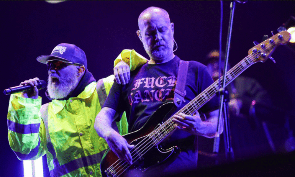 Sam RIvers on Bass with Fred Durst - Limp Bizkit