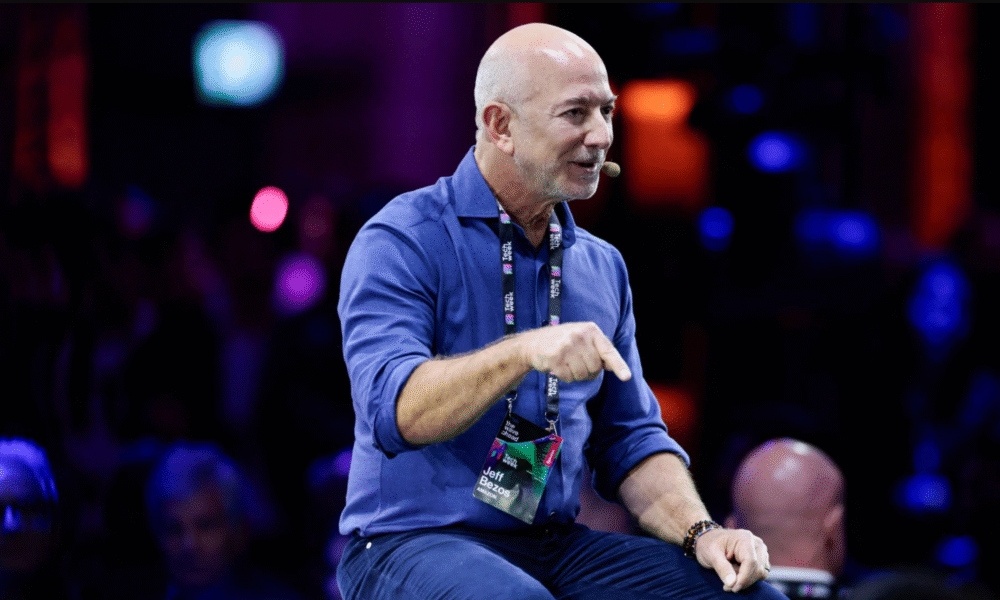 Elon Musk Calls Jeff Bezos a ‘Copycat’ After Report of $6.2 Billion AI Startup Launch Project Prometheus Vik Bajaj